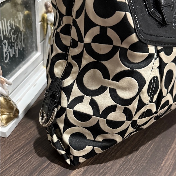 Coach Monochrome Patterned Shoulder Bag - Picture 5 of 17